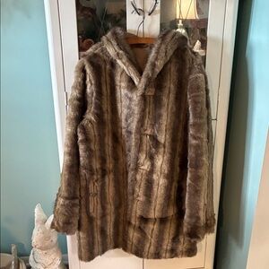 Dennis Basso sz m Faux Fur Suede Like Hooded Reversible Coat like new!